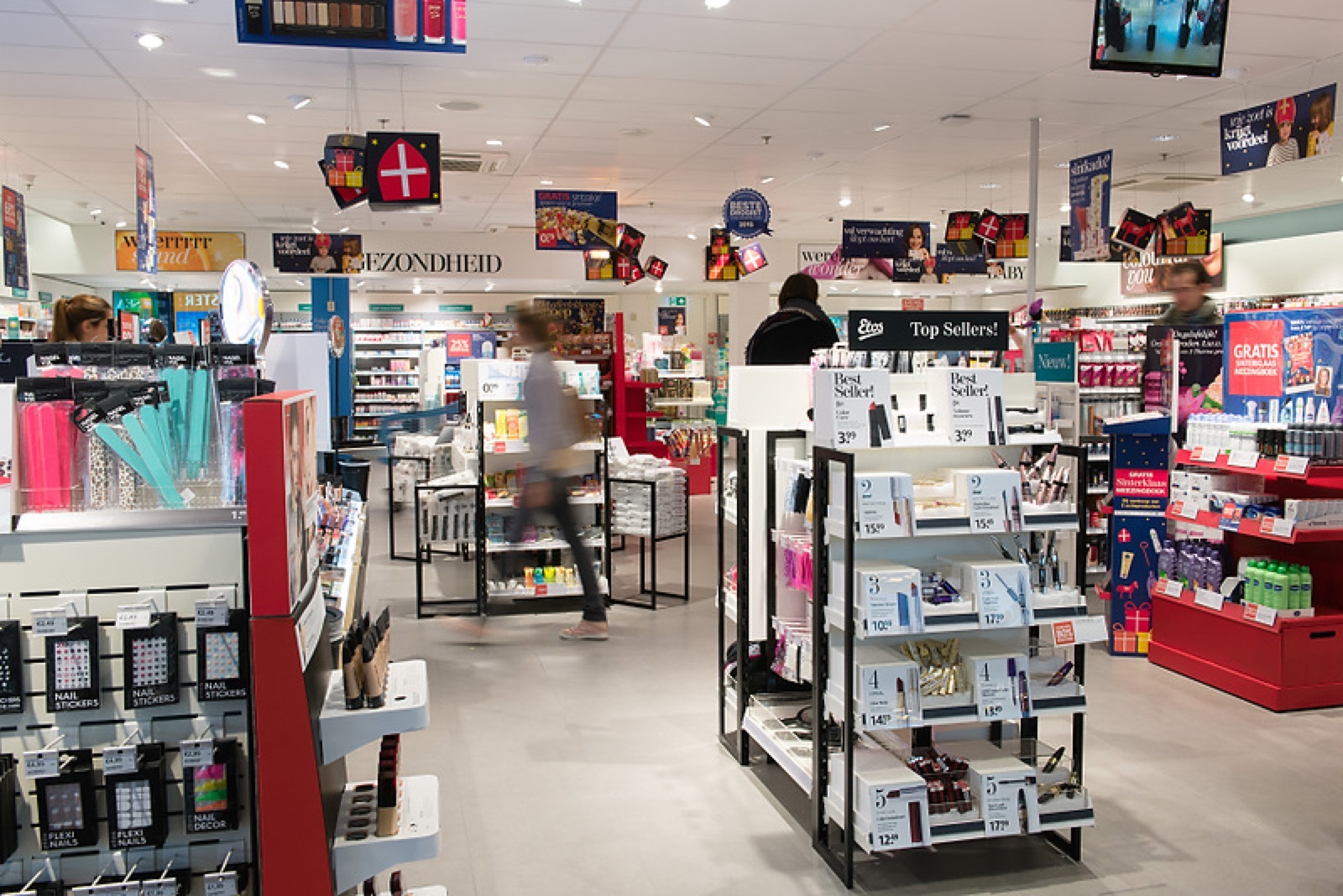 Retailverbeteringen en winkelaanpassingen — detail 3